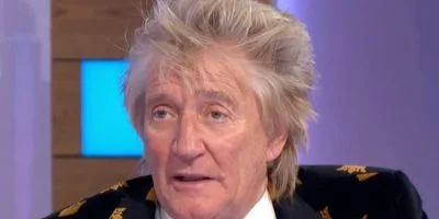 Rod Stewart describes his voice loss after a “scary” cancer diagnosis.