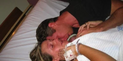 When her woman gave birth, her husband passed out.