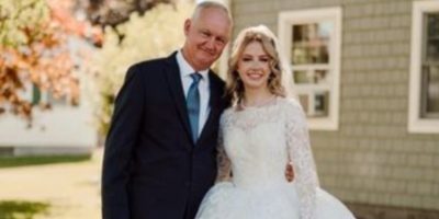 Bride wears grandma’s wedding dress from 1961 that she stored in a garbage bag